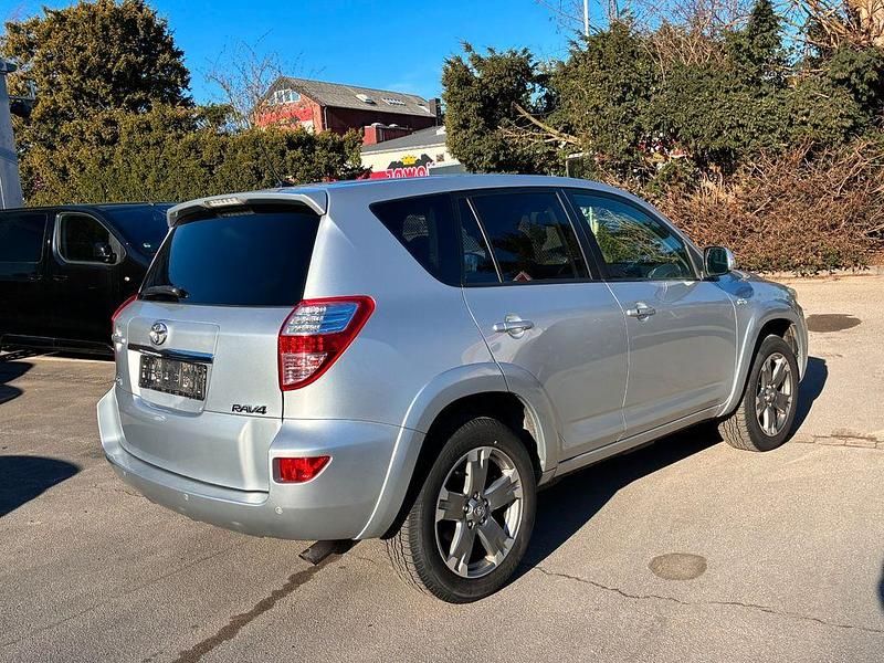 Gebraucht Toyota RAV4 Executive 150 PS (110 kW) 2012 Silber SUV