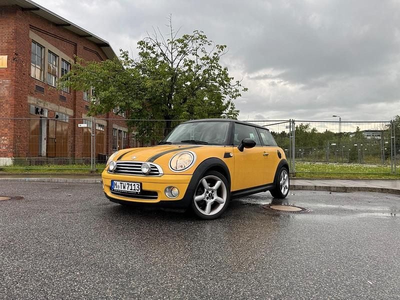 Gelb Gebraucht 2008 Mini Cooper Coupé Coupé | 3.400 € (Guter Preis) - Bild 1/4