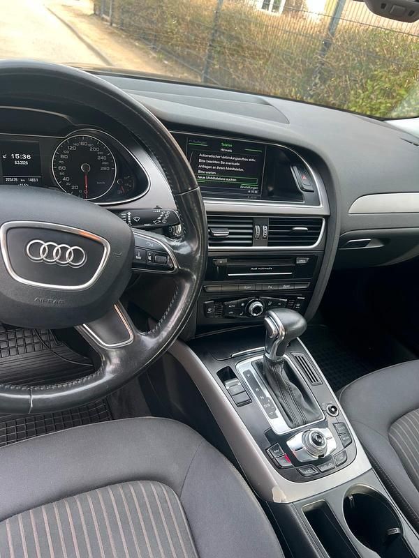 Gebraucht Audi A4 143 PS (105 kW) 2013 Schwarz Kombi