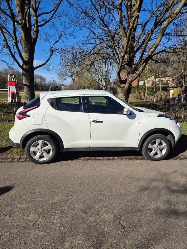Gebraucht Nissan Juke Visia 95 PS (69 kW) 2015 Weiß SUV