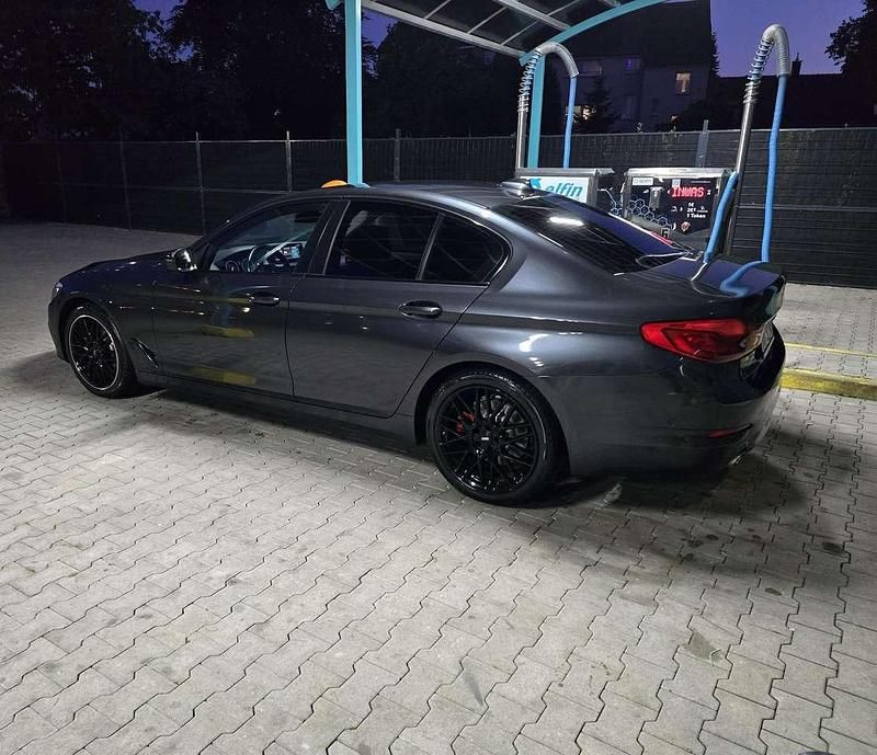 Gebraucht BMW 520 Shadowline 190 PS (139 kW) 2018 Grau Limousine