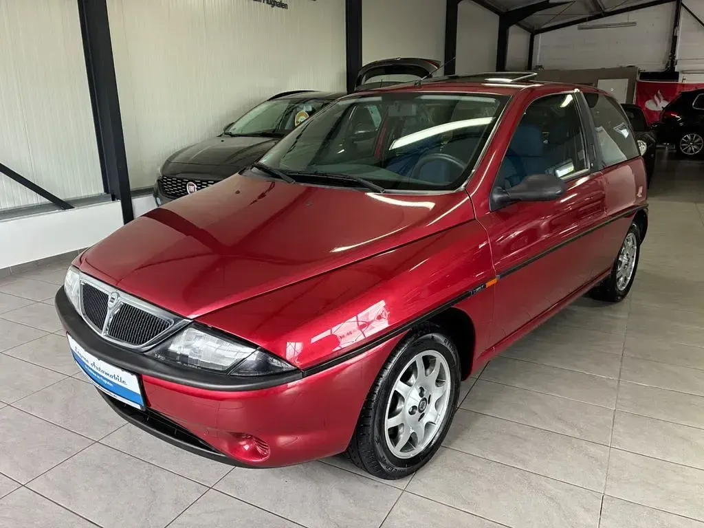 Gebraucht Lancia Ypsilon 60 PS (44 kW) 1999 Rot Kleinwagen