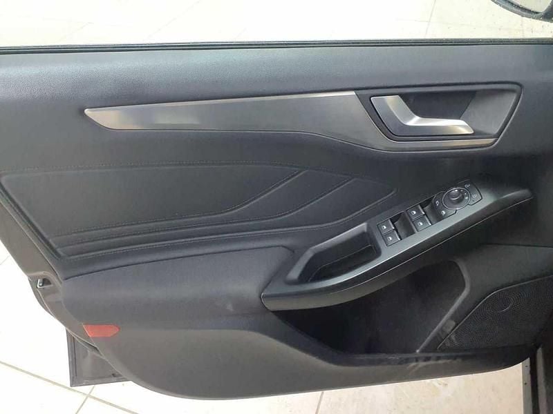 Gebraucht Ford Focus Titanium 120 PS (88 kW) 2022 Obsidianschwarz metallic Kombi