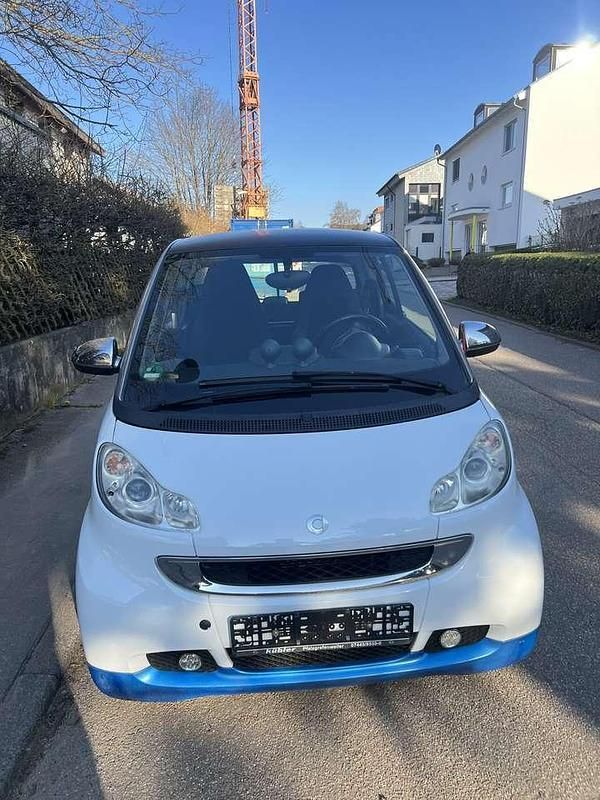 Weiß Gebraucht 2009 Smart ForTwo Coupé Pulse Coupé | 2.790 € (Fairer Preis) - Bild 1/4