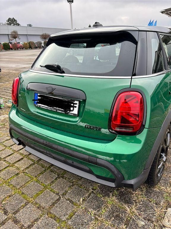 Gebraucht Mini Cooper Classic 136 PS (100 kW) 2022 Grün Kleinwagen