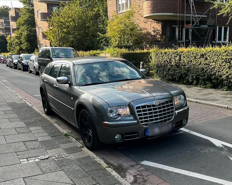 Grau Gebraucht 2007 Chrysler 300C Touring Kombi | 4.000 € (Fairer Preis) - Bild 1/1