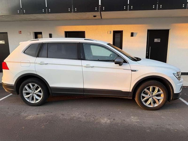 Gebraucht VW Tiguan Allspace Comfortline 200 PS (147 kW) 2021 Weiß SUV