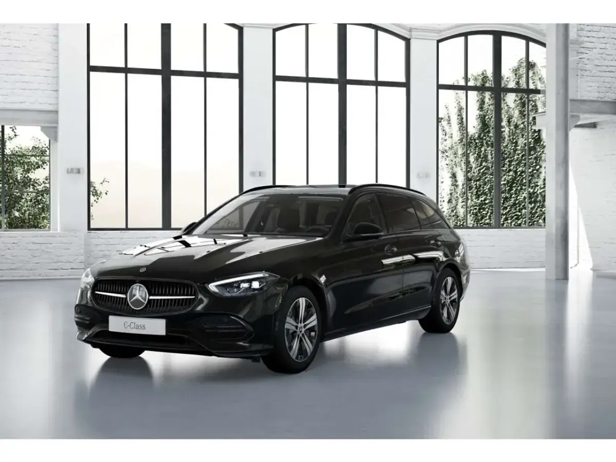 Gebraucht Mercedes C300e Avantgarde 204 PS (150 kW) 2022 Schwarz Kombi