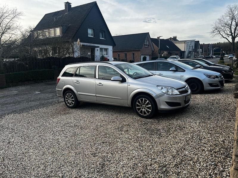 Silber Gebraucht 2009 Opel Astra Sport Kombi | 999 € (Superpreis) - Bild 1/4