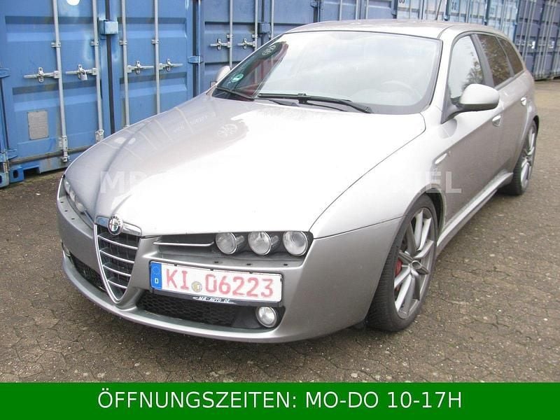 Grau Gebraucht 2011 Alfa Romeo 159 Ti Kombi | 4.750 € (Fairer Preis) - Bild 1/4
