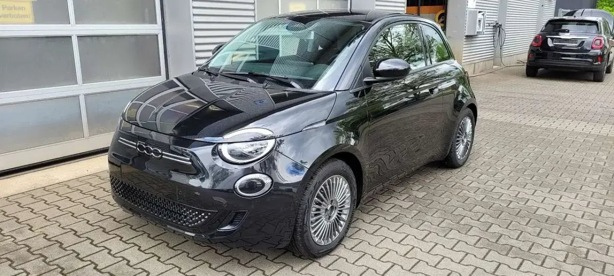 Gebraucht Fiat 500e 86 kW (118 PS) 2023 Onyx schwarz Kleinwagen