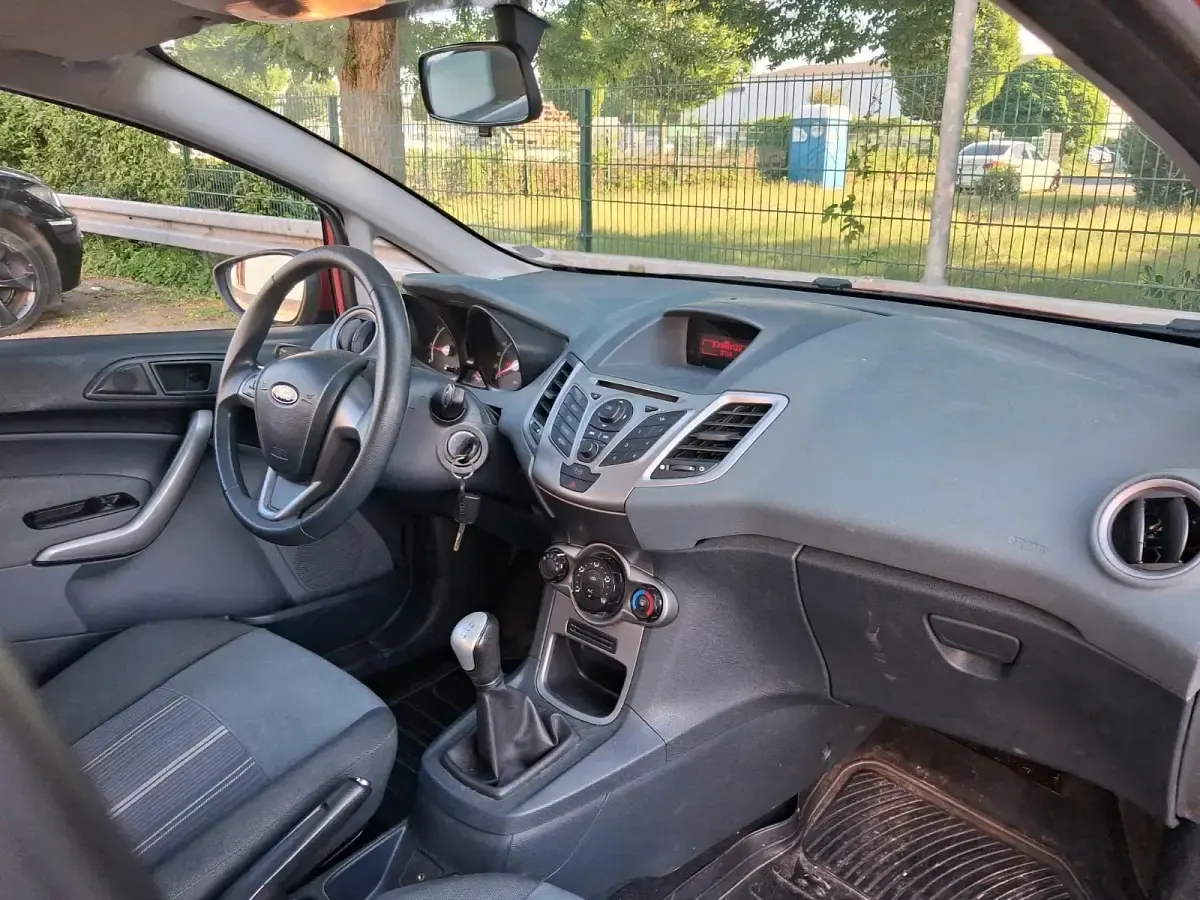 Gebraucht Ford Fiesta 81 PS (59 kW) 2010 Braun Kleinwagen