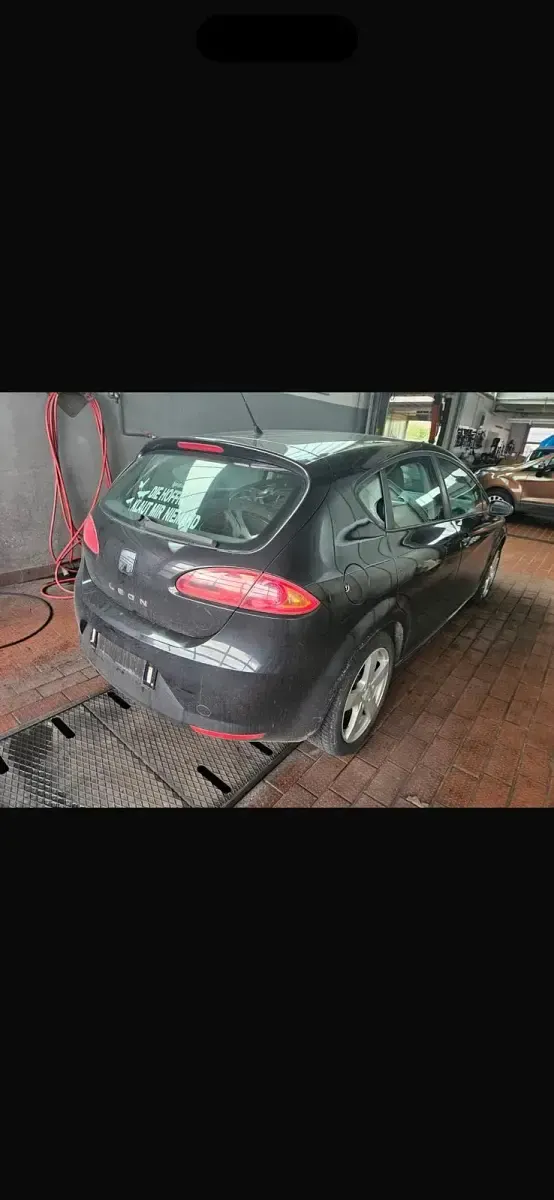 Usata Seat Leon 102 CV (75 kW) 2007 Nero Utilitaria