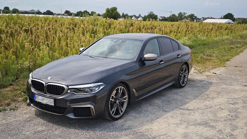 Gebraucht BMW M550 Shadowline 462 PS (339 kW) 2018 Grau Limousine