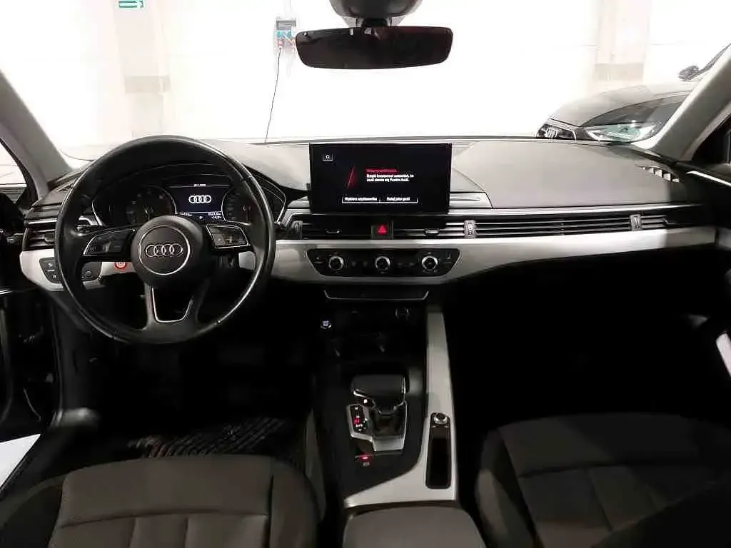 Gebraucht Audi A4 Advanced 150 PS (110 kW) 2022 Mythosschwarz metallic Kombi