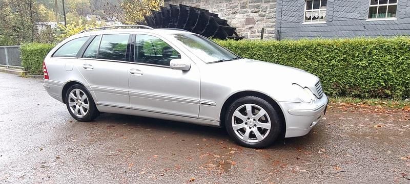 Silber Gebraucht 2001 Mercedes C320 Elegance Kombi | 1.199 € (Superpreis) - Bild 1/4