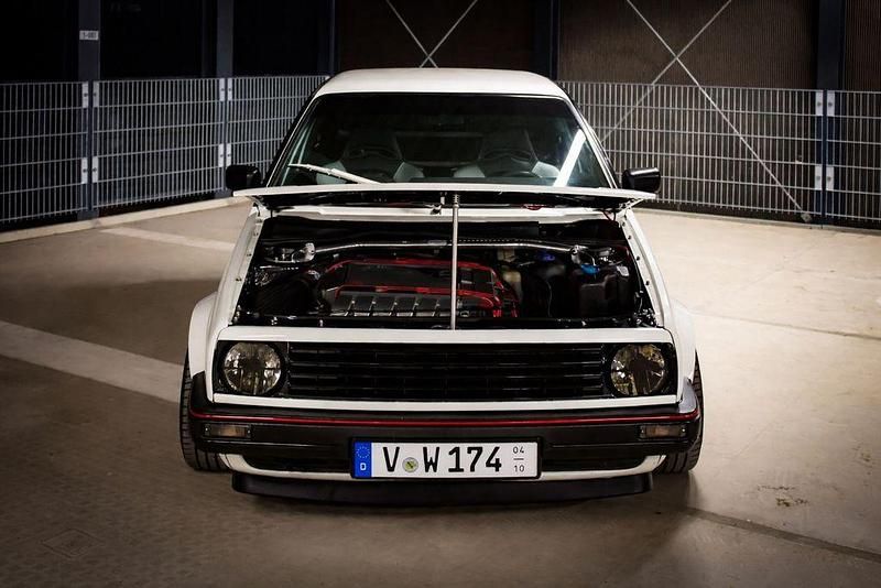 Second-hand VW Golf II 174 CP (127 kW) 1990 Alb Hatchback