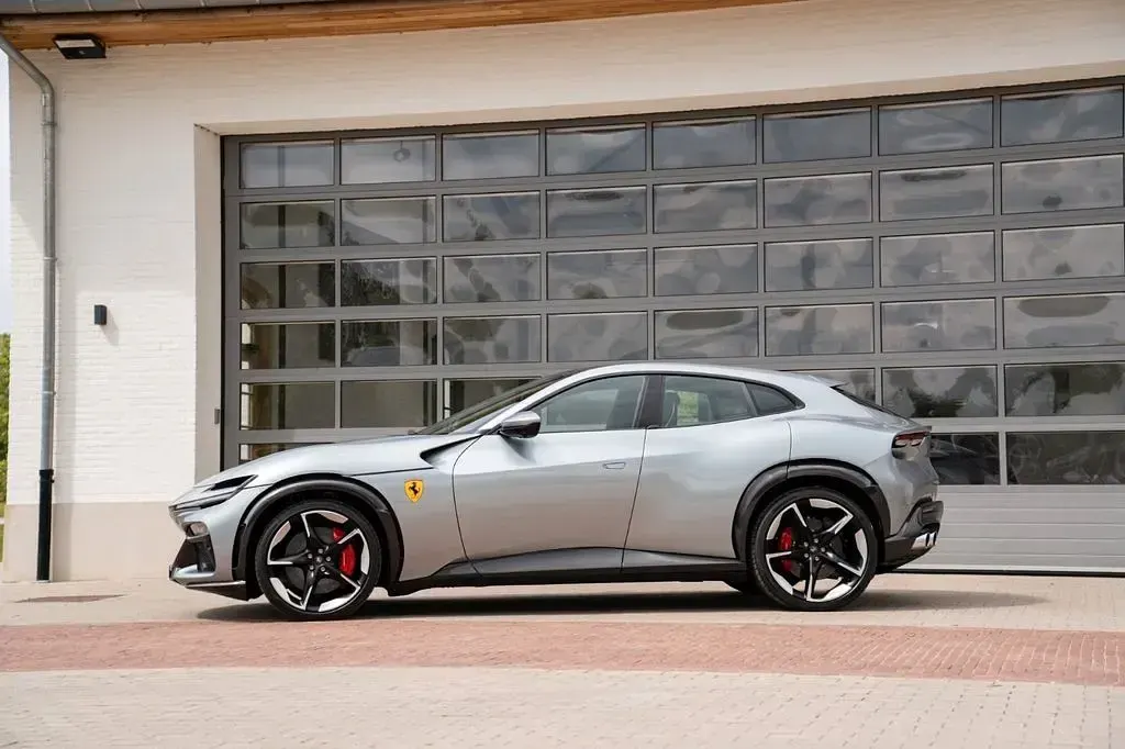 Gebraucht Ferrari Purosangue 719 PS (528 kW) 2025 Silber SUV