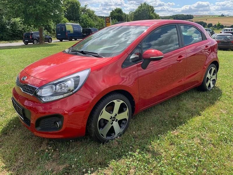 Rot Gebraucht 2012 Kia Rio Edition 7 Limousine | 7.599 € (Guter Preis) - Bild 1/4