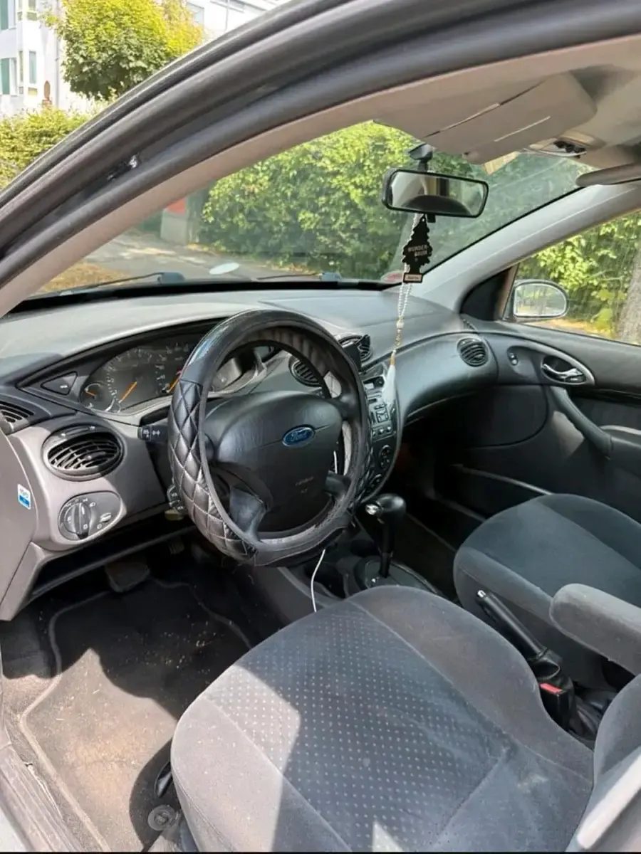 Usata Ford Focus 140 CV (102 kW) 2002 Nero Berlina