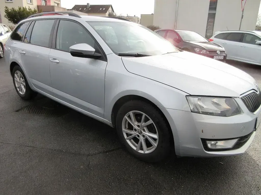 Używany Skoda Octavia Ambition 110 KM (80 kW) 2016 Srebrny Kombi