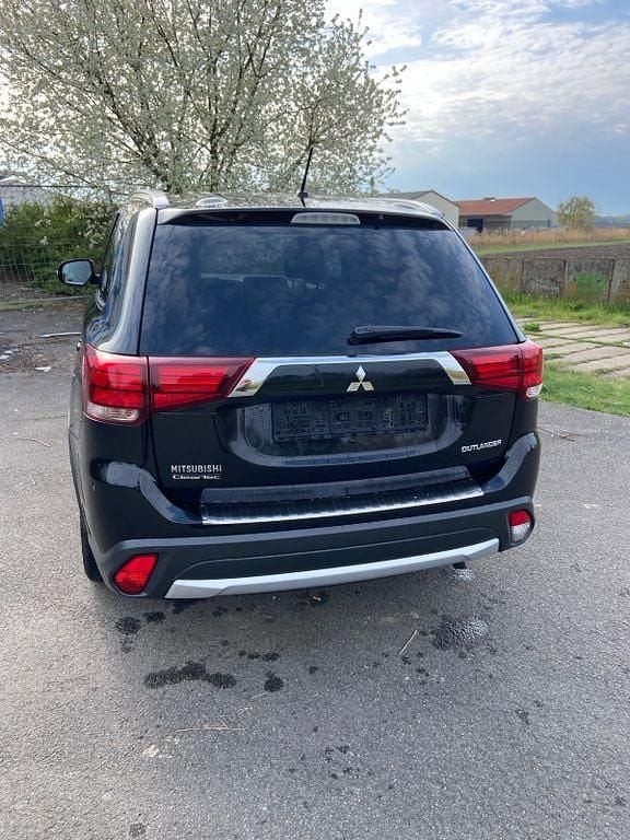 Gebraucht Mitsubishi Outlander 150 PS (110 kW) 2016 Schwarz SUV