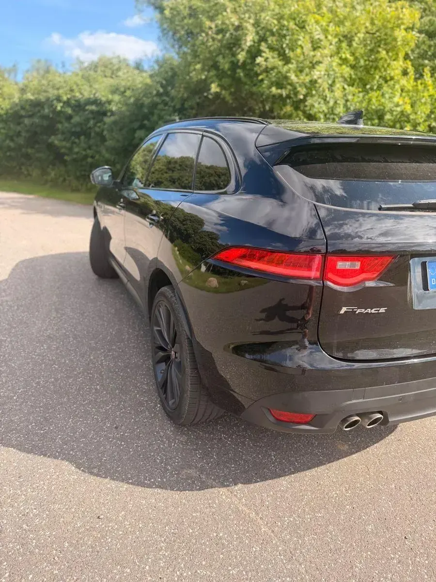 Gebraucht Jaguar F-Pace R-Sport 179 PS (131 kW) 2018 Schwarz SUV