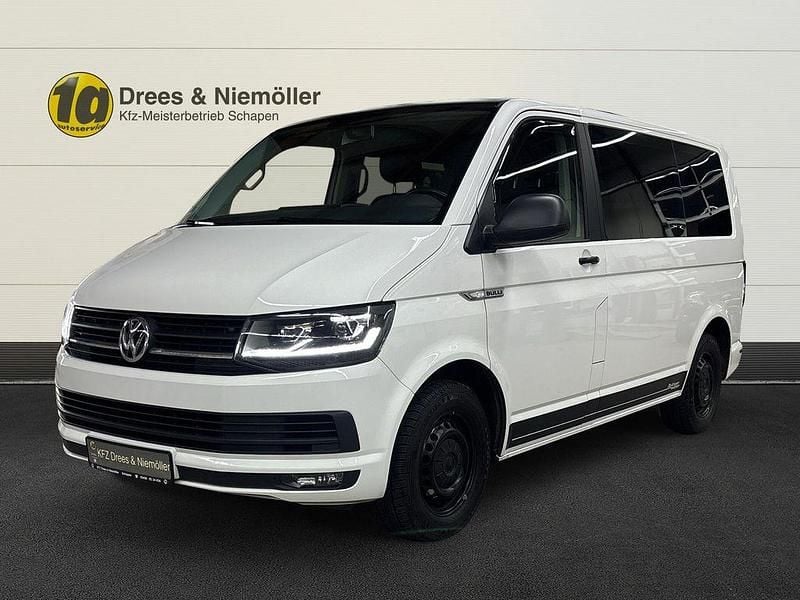 Candyweiß Gebraucht 2018 VW Multivan Trendline Van | 28.950 € (Superpreis) - Bild 1/4