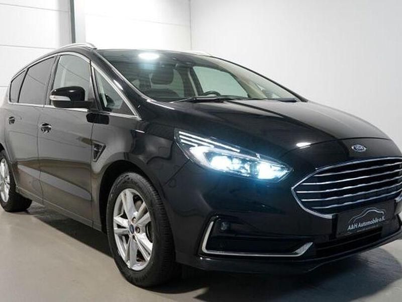 Schwarz Gebraucht 2020 Ford S-MAX Titanium Van / Kleinbus | 15.890 € (Superpreis) - Bild 1/4