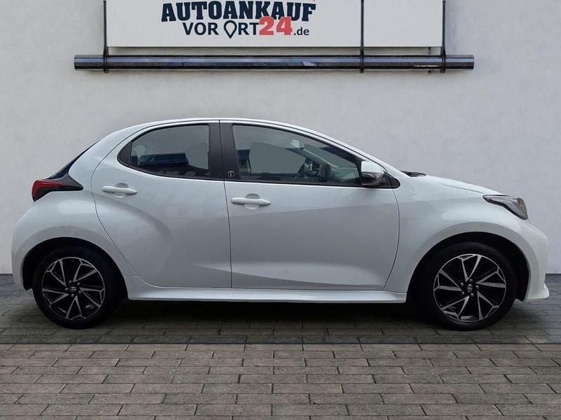 Gebraucht Toyota Yaris Team 125 PS (91 kW) 2022 Weiß Kleinwagen