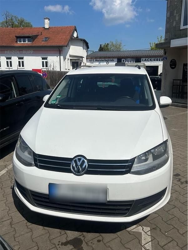 Second-hand VW Sharan 170 CP (125 kW) 2010 Alb Monovolum