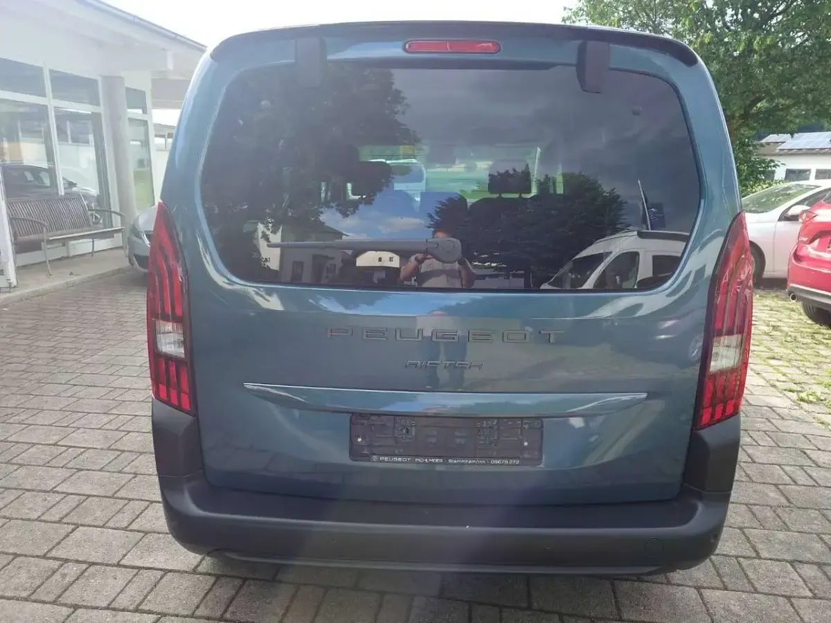 Neu Peugeot Rifter Allure 102 PS (75 kW) 2025 Artensegrau Van / Kleinbus