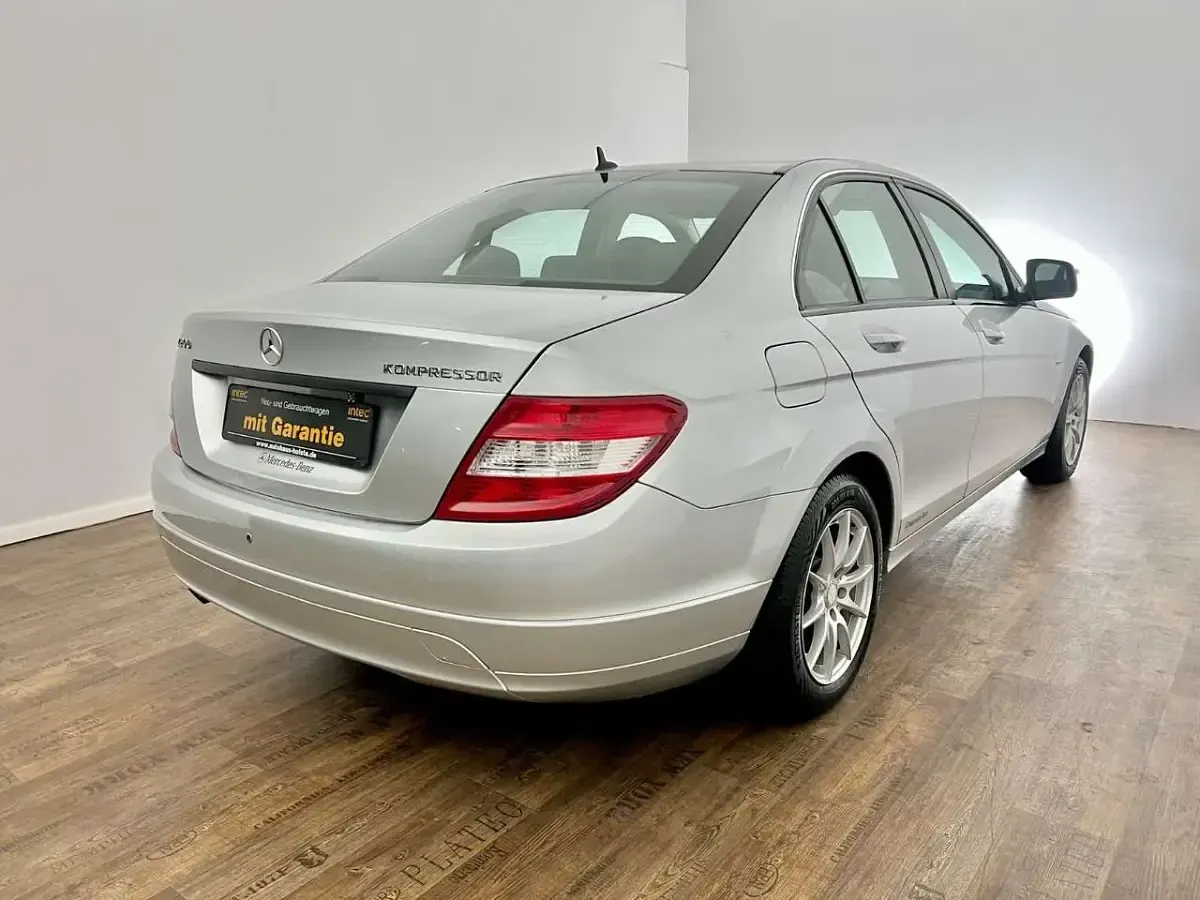 Gebraucht Mercedes C180 156 PS (114 kW) 2008 Silber Limousine