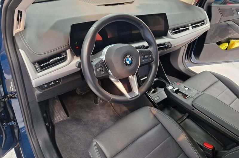 Gebraucht BMW 218 Active Tourer Basis 150 PS (110 kW) 2023 Blau Van / Kleinbus