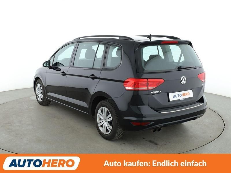 Gebraucht VW Touran Trendline 150 PS (110 kW) 2017 Schwarz Van / Kleinbus