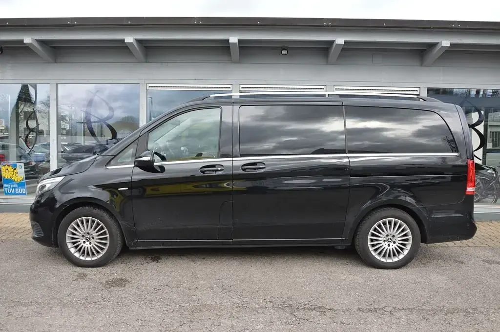 Gebraucht Mercedes V250 Avantgarde Edition 190 PS (139 kW) 2015 Obsidianschwarz Van / Kleinbus