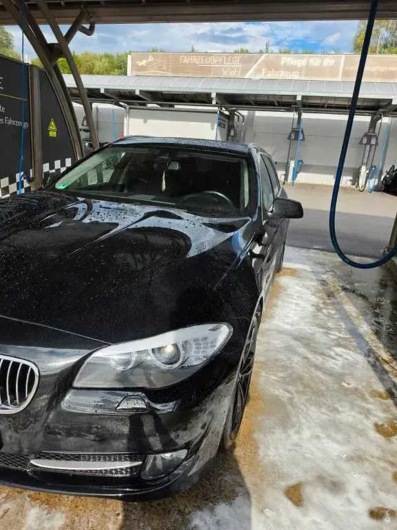 Gebraucht BMW 520 184 PS (135 kW) 2012 Schwarz Limousine