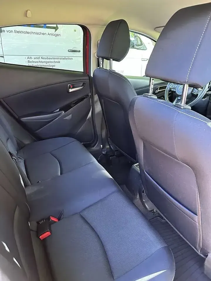 Usata Mazda 2 90 CV (66 kW) 2020 Rosso Berlina