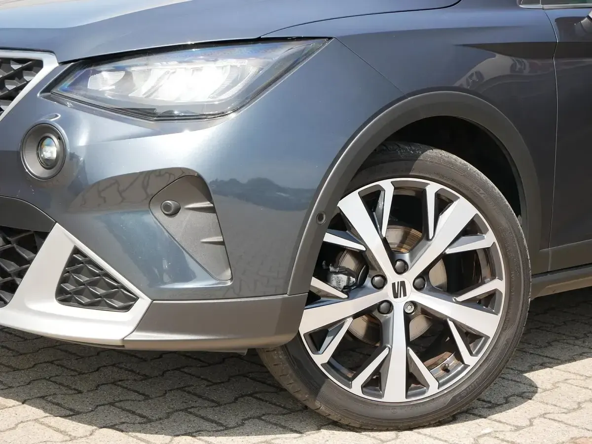Gebraucht Seat Arona Xperience 110 PS (80 kW) 2021 Magnetic grau / midnight schwarz SUV