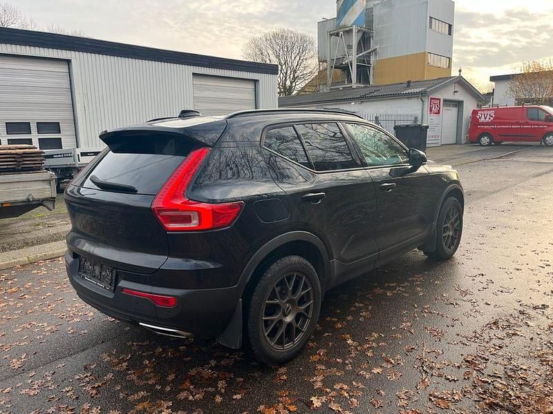 Gebraucht Volvo XC40 R-Design 156 PS (114 kW) 2018 Schwarz SUV