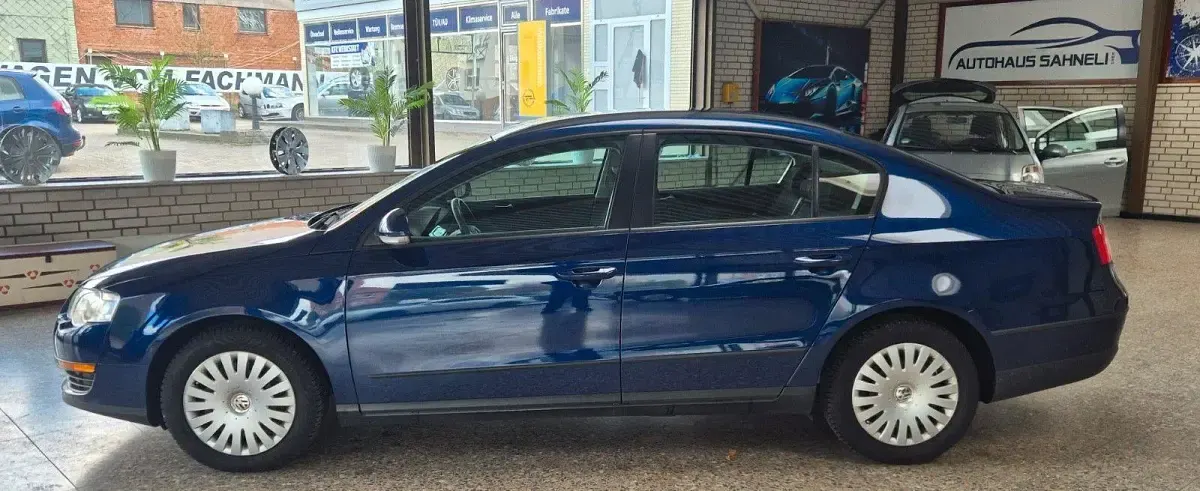 Używany VW Passat Trendline 105 KM (77 kW) 2008 Niebieski Sedan/Limuzyna