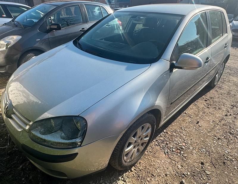 Gebraucht VW Golf V 150 PS (110 kW) 2004 Silber Kleinwagen