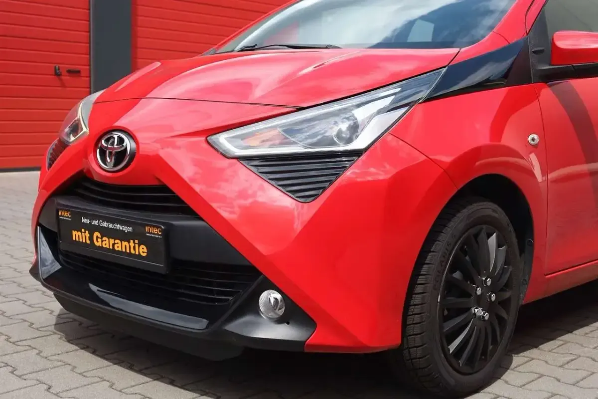 Gebraucht Toyota Aygo Connect Style 72 PS (52 kW) 2018 Rot Kleinwagen