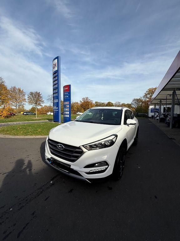 Weiß Gebraucht 2017 Hyundai Tucson SUV | 14.900 € (Fairer Preis) - Bild 1/4