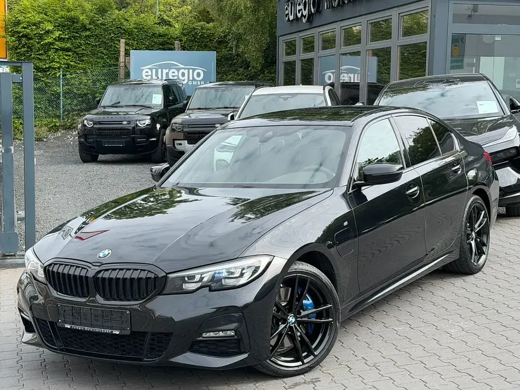 Gebraucht BMW 330e M Sport 252 PS (185 kW) 2021 Schwarz Limousine