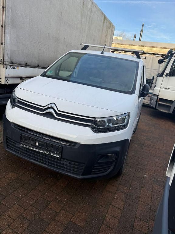 Second-hand Citroën Berlingo 102 CP (75 kW) 2021 Alb Monovolum