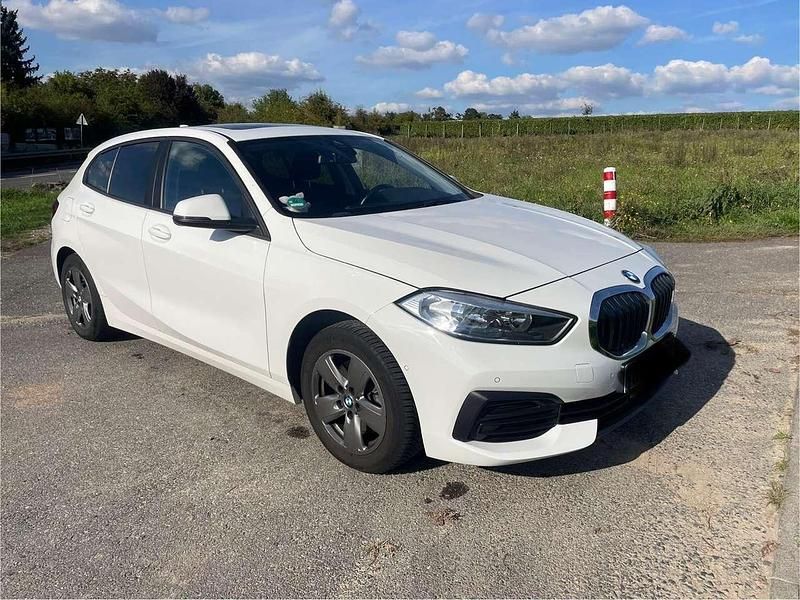 Weiß Gebraucht 2020 BMW 116 Kleinwagen | 17.000 € - Bild 1/4