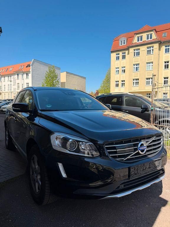 Gebraucht Volvo XC60 Summum 181 PS (133 kW) 2015 Schwarz SUV