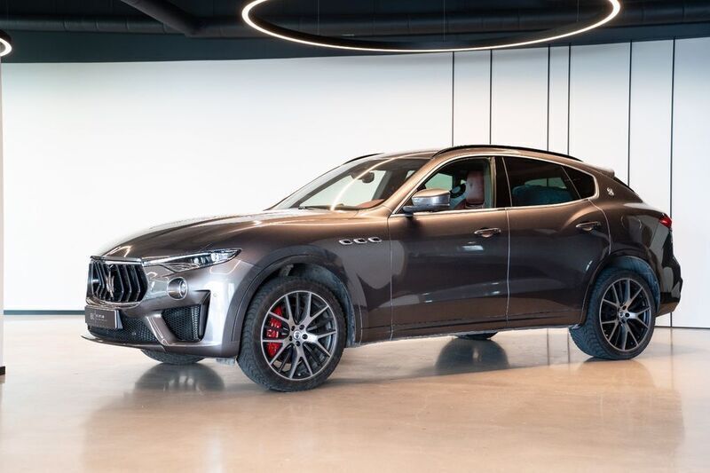 Grau Gebraucht 2020 Maserati Levante SUV | 64.279 € (Etwas zu teuer) - Bild 1/4