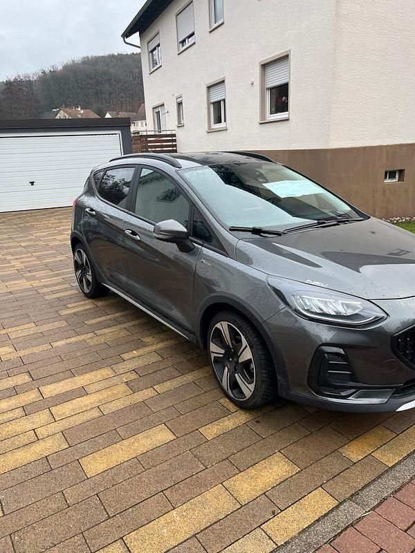 Grau Gebraucht 2023 Ford Fiesta Active Limousine | 21.500 € (Teuer) - Bild 1/4